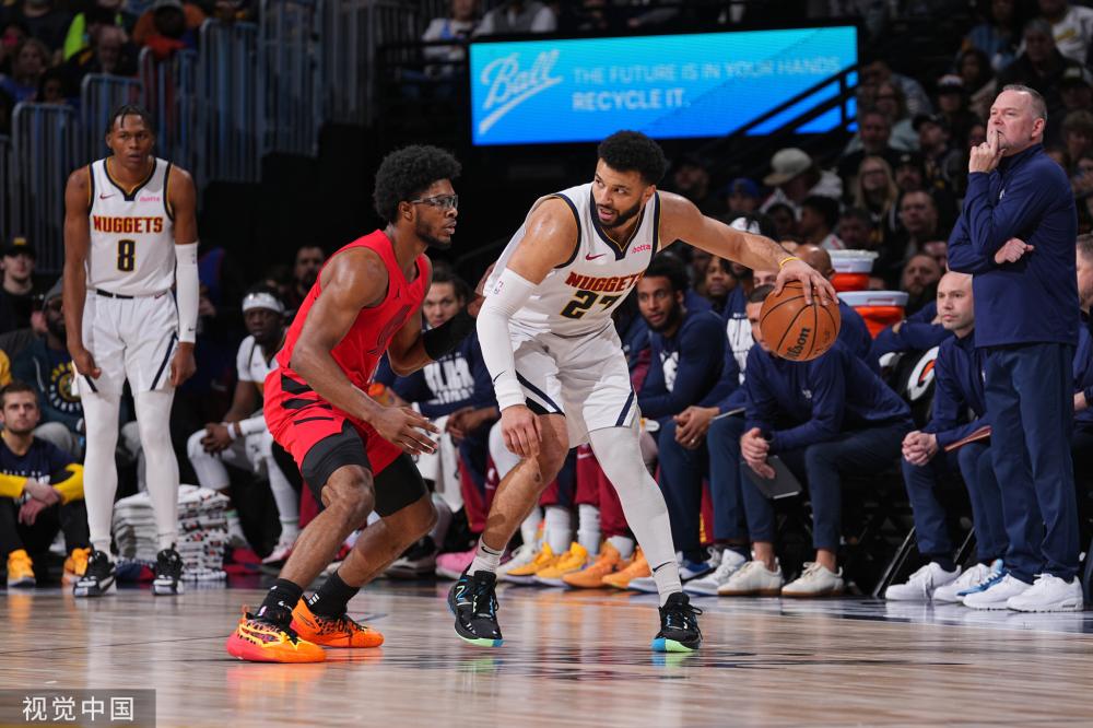 足球市场的 足球市场的